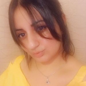 Meet your Posher, Dina